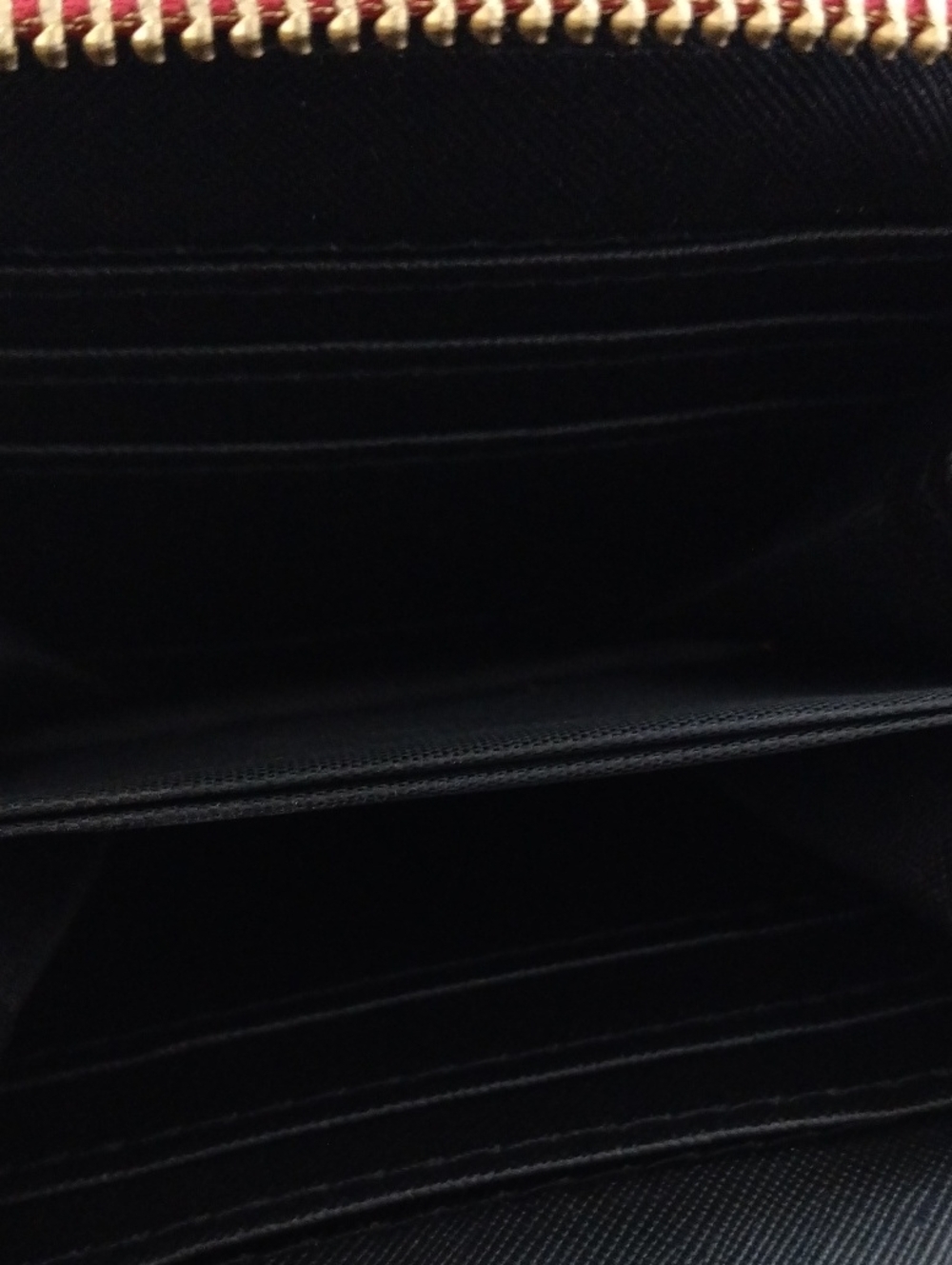 Red Wallet - Picture 4 of 8